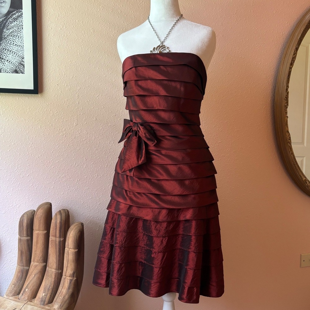 2000s Y2K Fairygoth Vampy Tiered Strapless Cocktail Dress